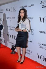 at Vogue_s 5th Anniversary bash in Trident, Mumbai on 22nd Sept 2012 (132).JPG